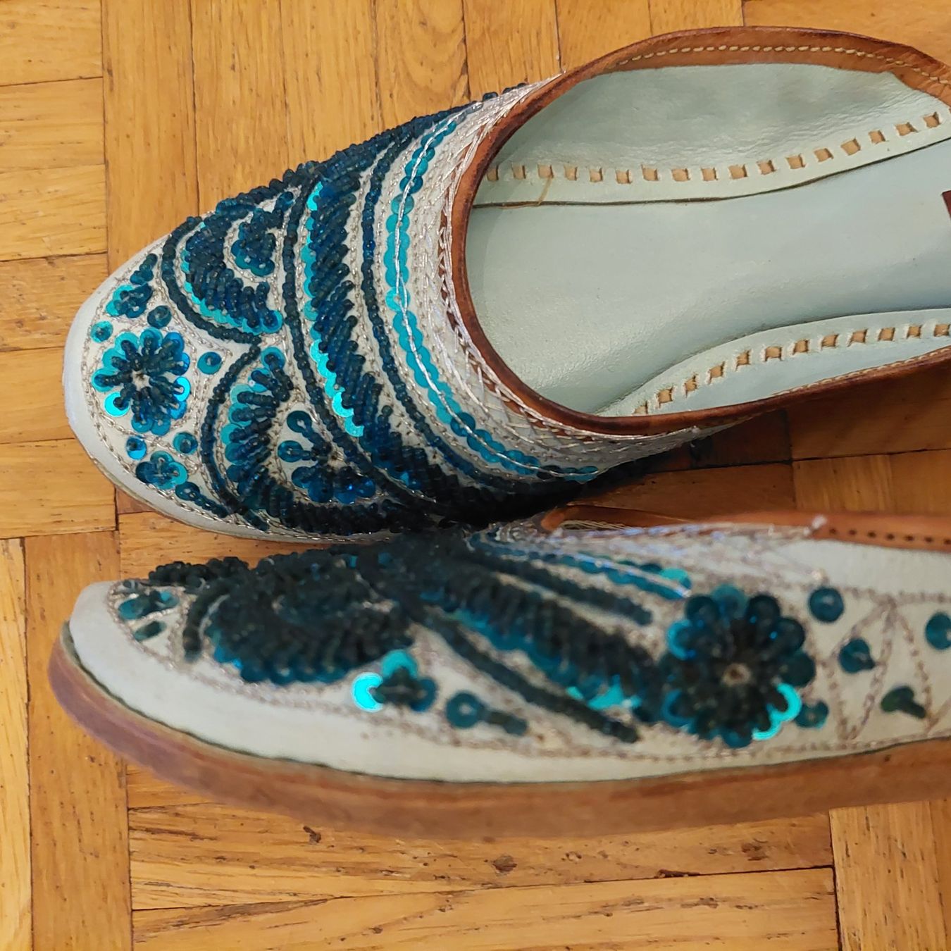 Scarpe da donna: Mojari mit Perlen und Pailletten Gr.39 – Nuovo (secondo la descrizione) da Fehraltorf venduto da Dasgrosseblaue 1