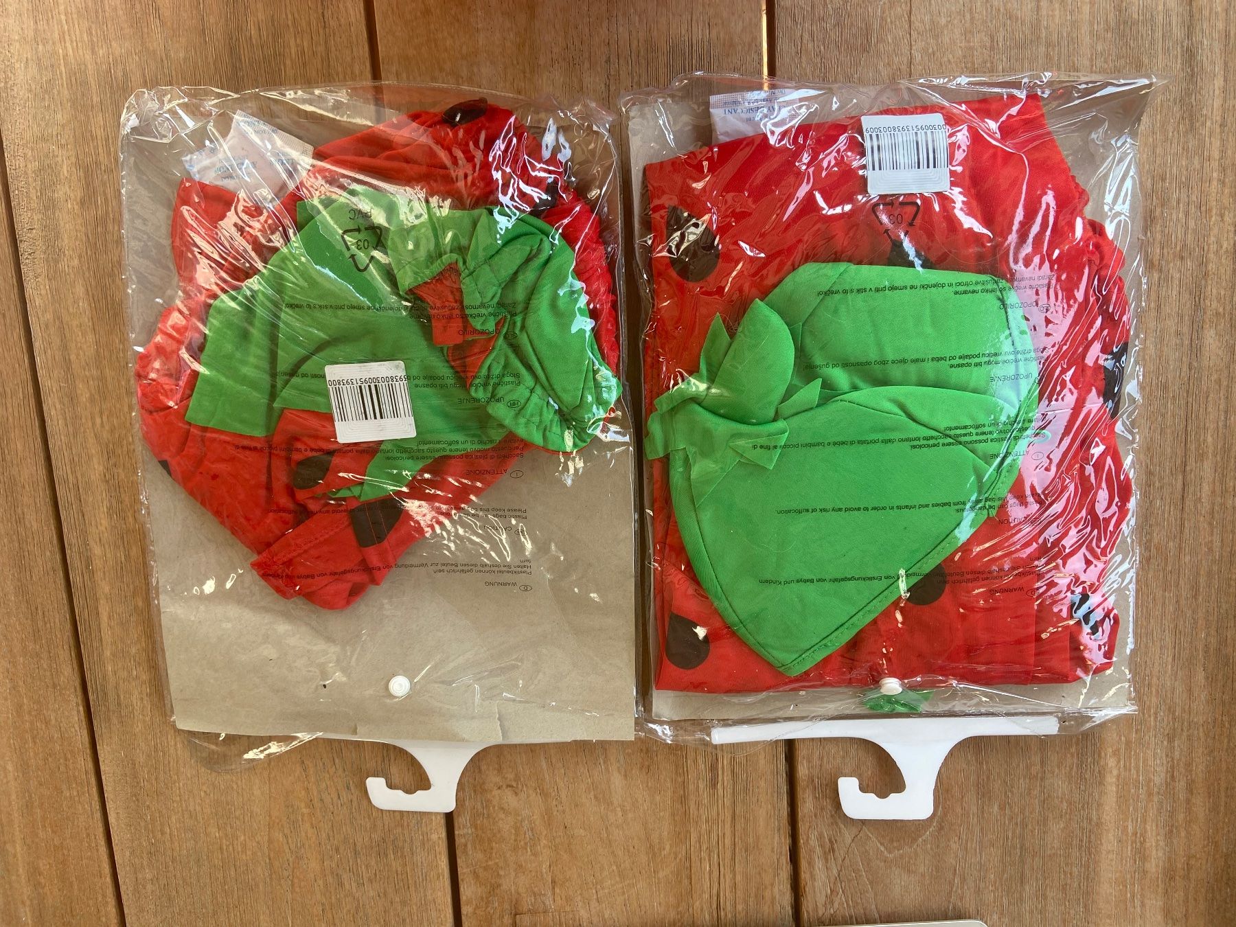 Costumes: 2x Fasnachtskostüme Erdbeere – D'occasion à Widnau par ama_7xzk 3