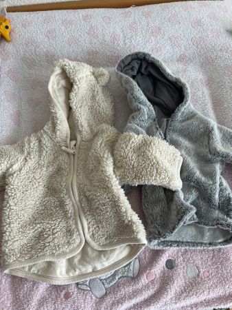 2 Kuschelige Baby jacken gr 56Teddyfell
