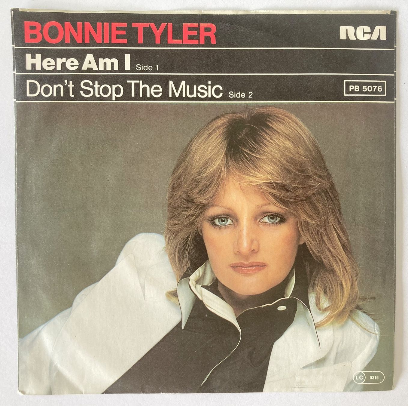 Vinyles: BONNIE TYLER - HERE AM I – D'occasion à Bottens par hotter-than-hell 1