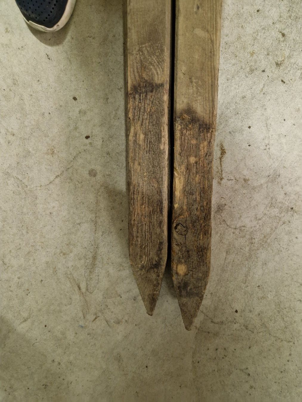 Articoli in legno: 2 Stk.Holzpfosten 130cm vierkant – Usato da Münsingen venduto da Geeskile 1
