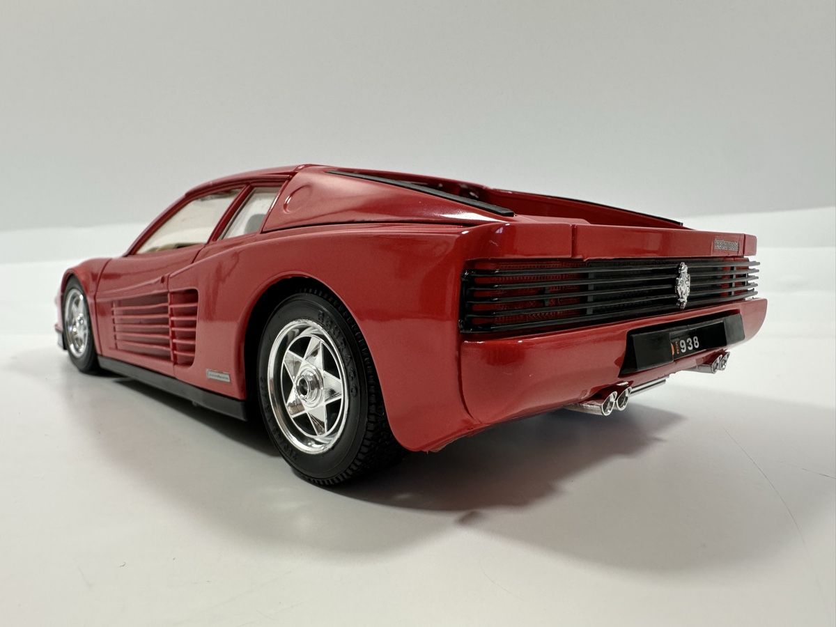 Bburago Modellautos: Ferrari Testarossa 1:18, rot, BBURAGO  – Gebraucht aus Zofingen von rf9_x2xt 3