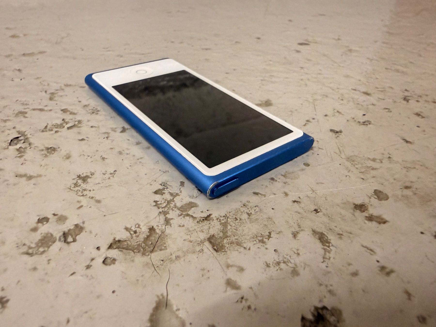Apple Lecteur media portable: Apple iPod Nano 7. Generation blau – Défectueux à Zürich par Cleo234 6