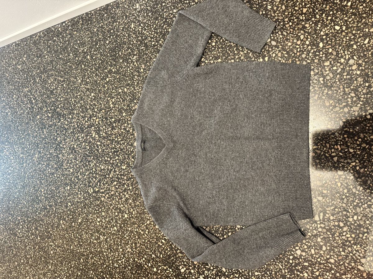 Massimo Dutti Maglioni & Felpe: Massimo dutti grey wool sweater jumper size small – Usato da Zürich venduto da gva_r9gs 2