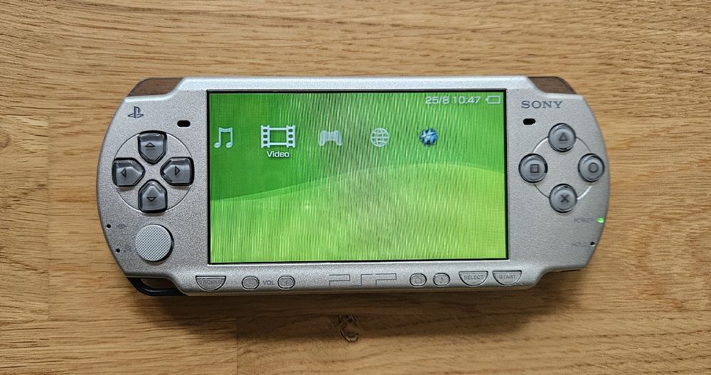 Sony PSP Playstation Portable limited Final Fantasy (Gebraucht) in Rüti ...