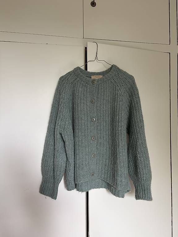 Vestes: Sezane Strickjacke – D'occasion à Küsnacht ZH par Silkefranz