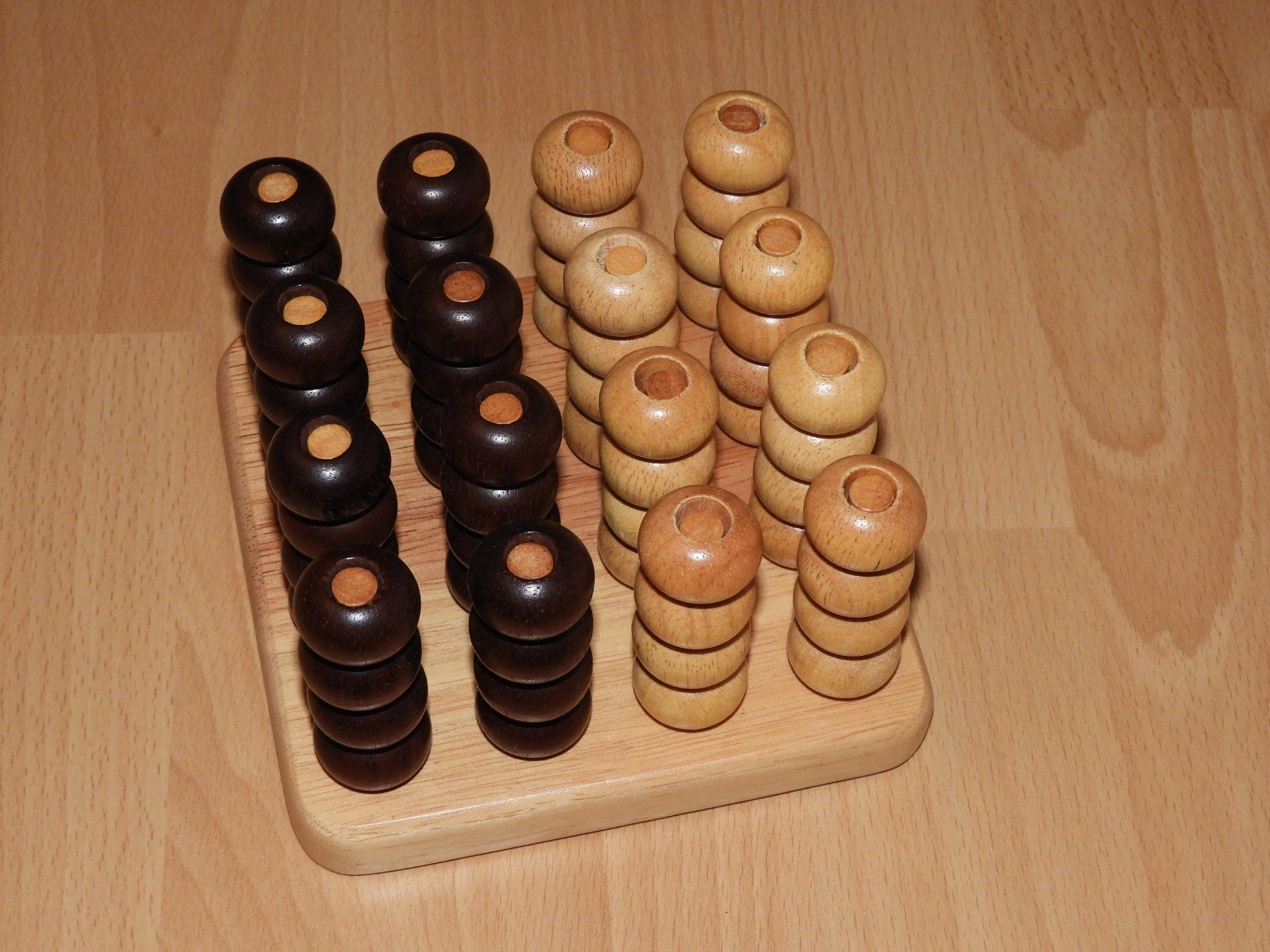 Ikea Giochi: Puissance 4 en bois – Usato da Dombresson venduto da sev_bsb8