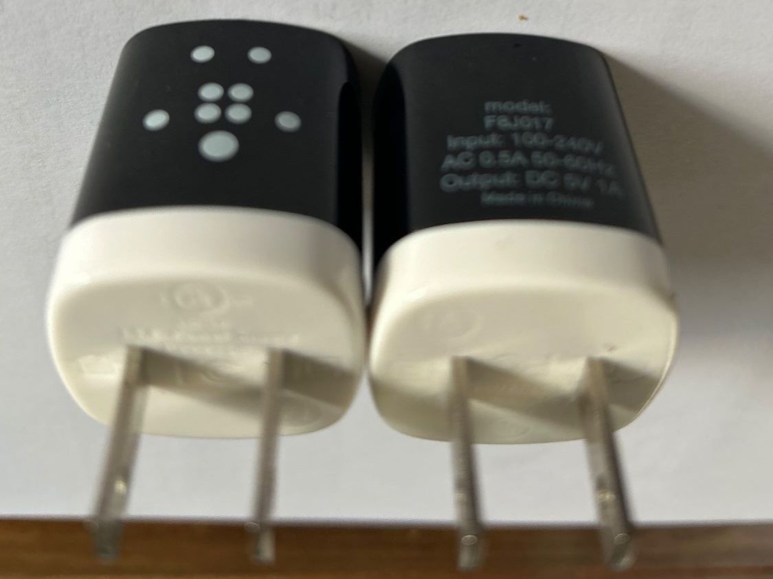 Belkin Unità & Adattatore: Belkin USB Ladegerät. USA type, 2 Stück – Usato da Luzern venduto da luistridin 2