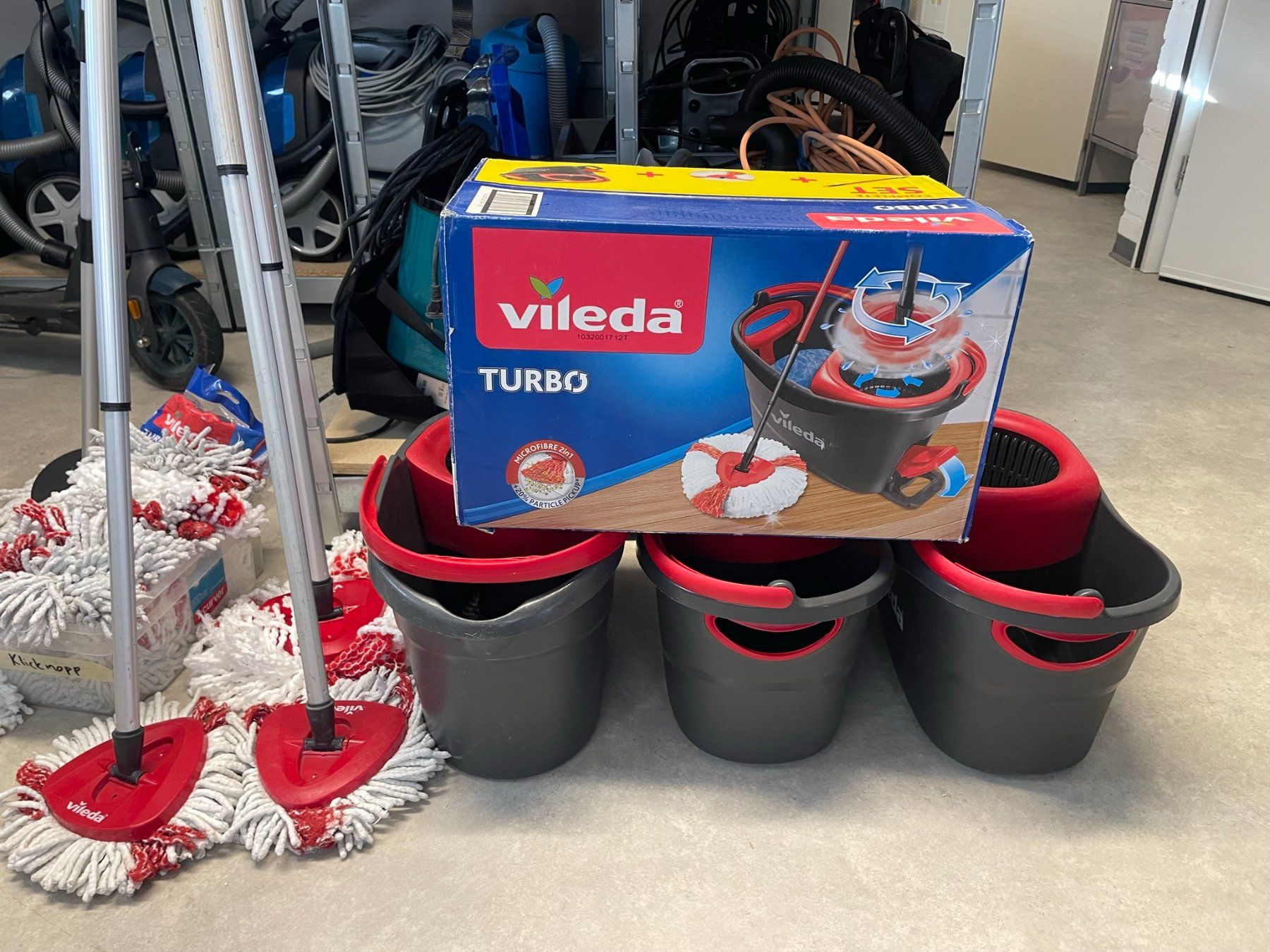 Altro per la casa: 5x Bodenwischsystem: 4x Vileda + 1x weiters – Usato da Zürich venduto da R_Maeder