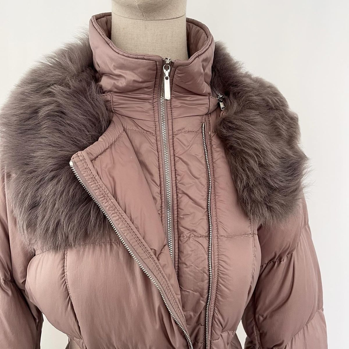 Escada Giacche: ESCADA SPORT Down Jacket – Nuovo (secondo la descrizione) da Emmen venduto da Avviivva_Com2023 3
