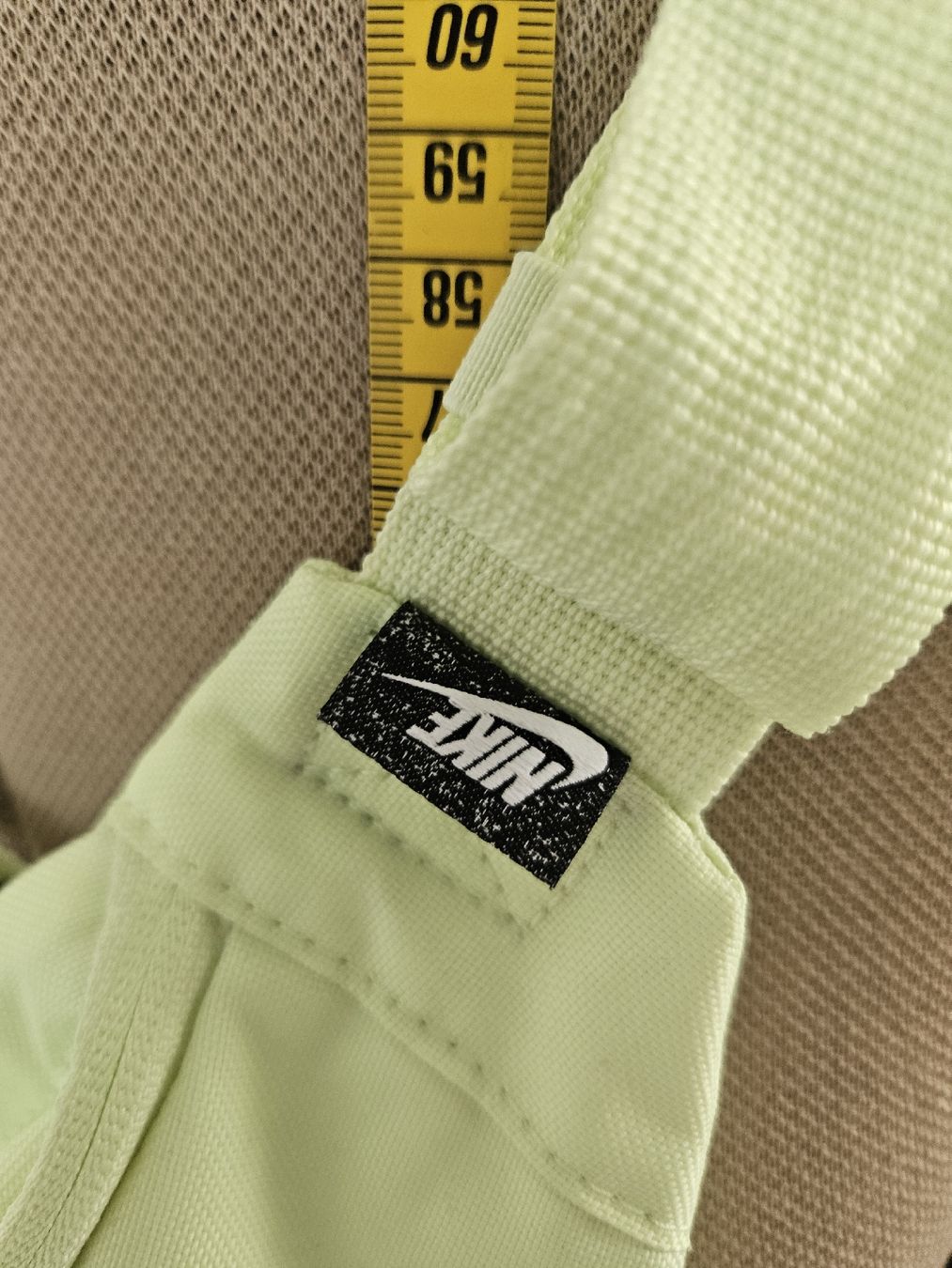 Nike Borse: Sac banane Nike vert clair – Usato da Lausanne venduto da magic_roro 1