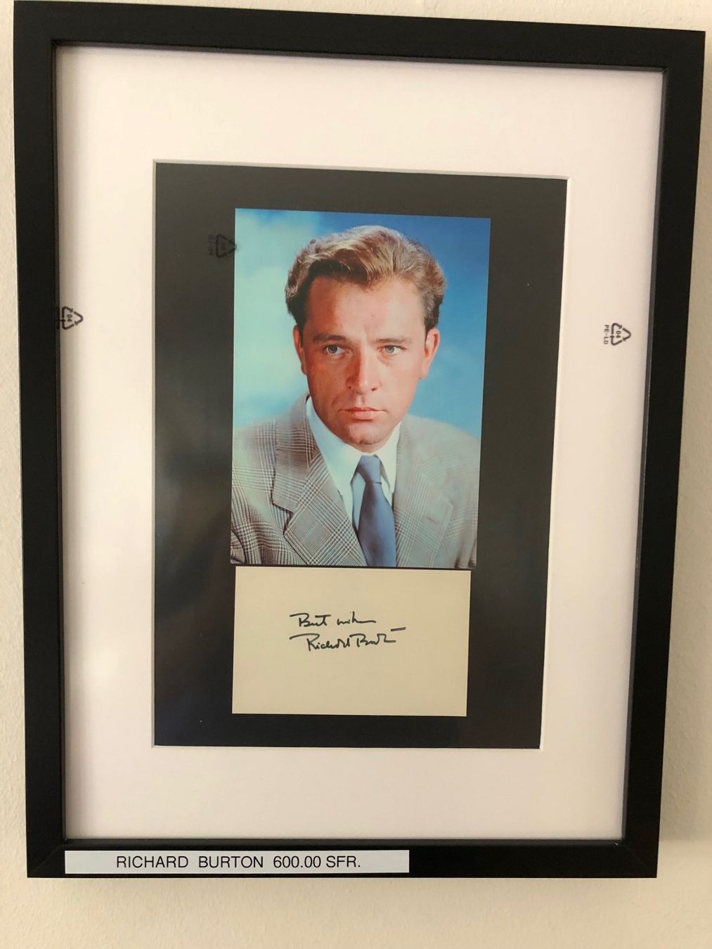 Autogramme: Richard Burton PASSPARTOUT ORIGINAL SIGNIERUNG – Gebraucht aus Egg b. Zürich von Dbunny