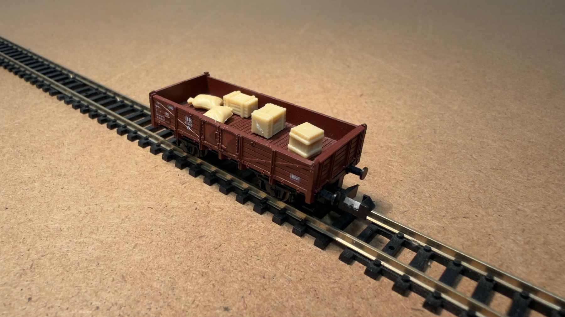 Roco Modelleisenbahnen: Roco Güterwagen mit Ladung Spur N – Gebraucht aus Schlieren von rat_lq6b 7