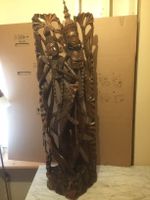 schöne alte grosse indonesische Skulptur- Tropenholz