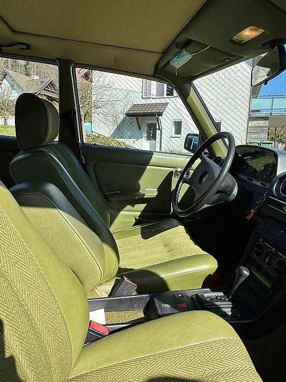 Autos: Mercedes-Benz W123 230 E – Gebraucht aus Langenthal von Goergens10 4