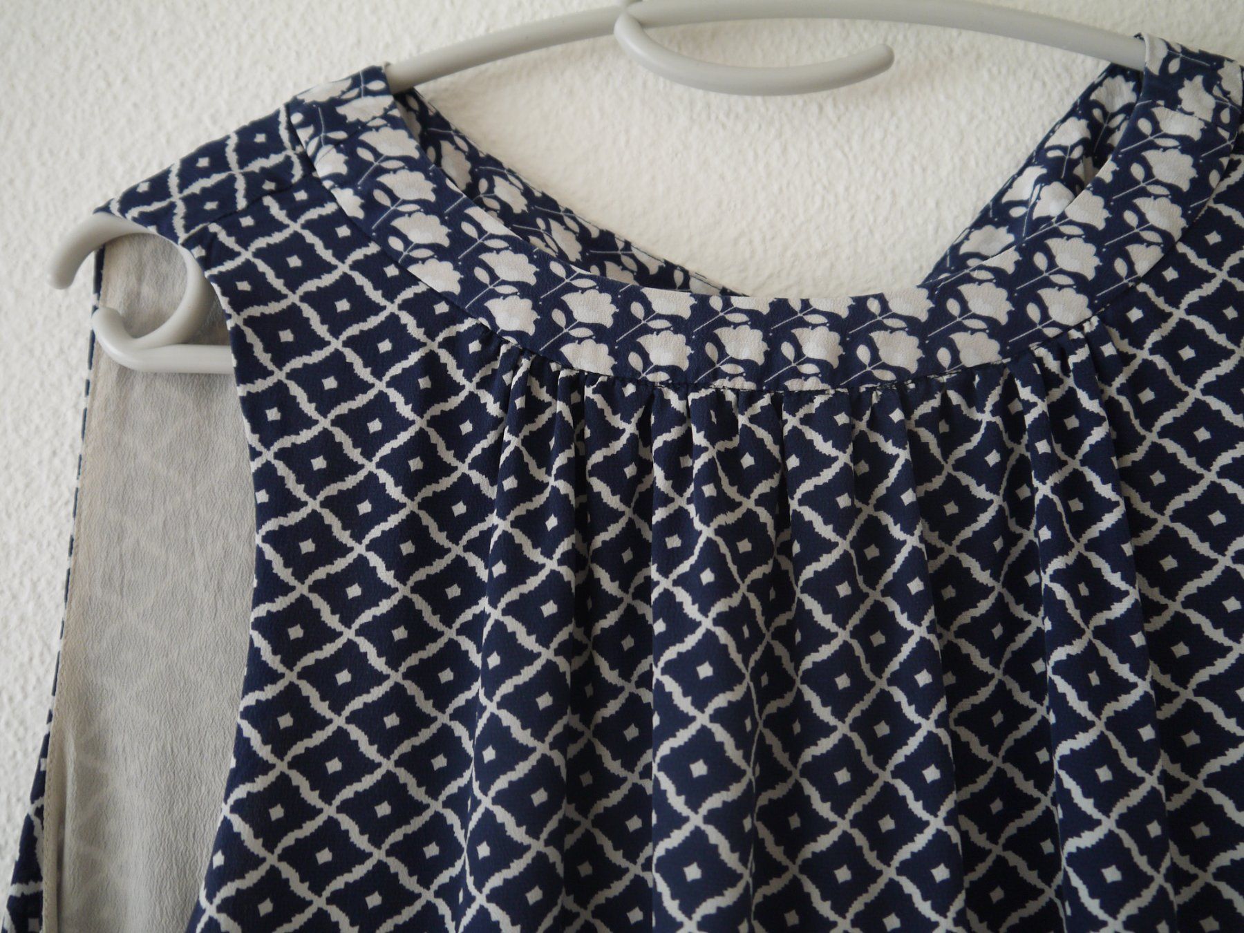 Hemisphere Vestiti: Hemisphere Kleid aus 100% Seide / Gr.M – Usato da Hagendorn venduto da Blaf 1
