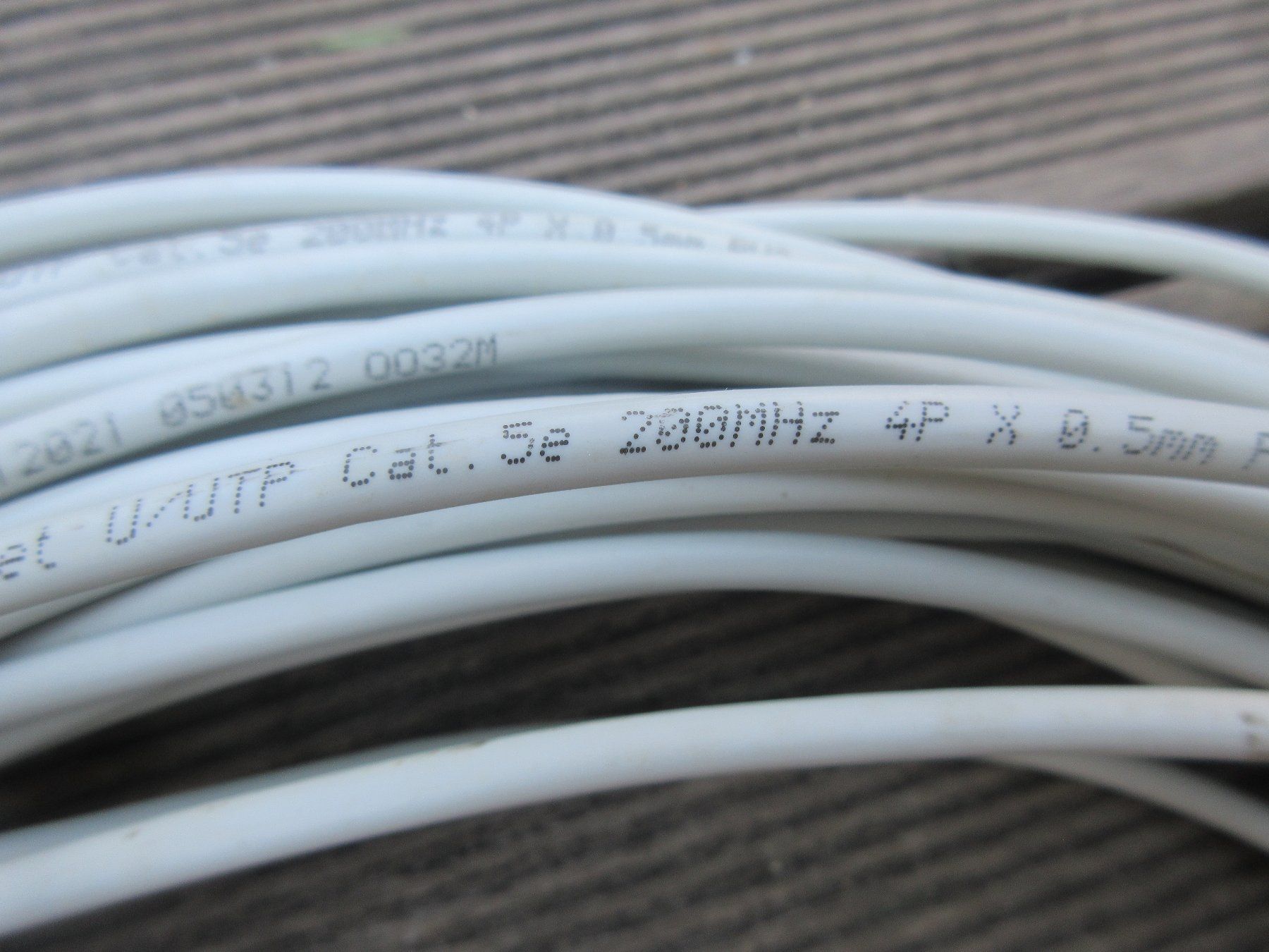 Câbles: Langes LAN-Kabel – D'occasion à Sirnach par Formalin 2