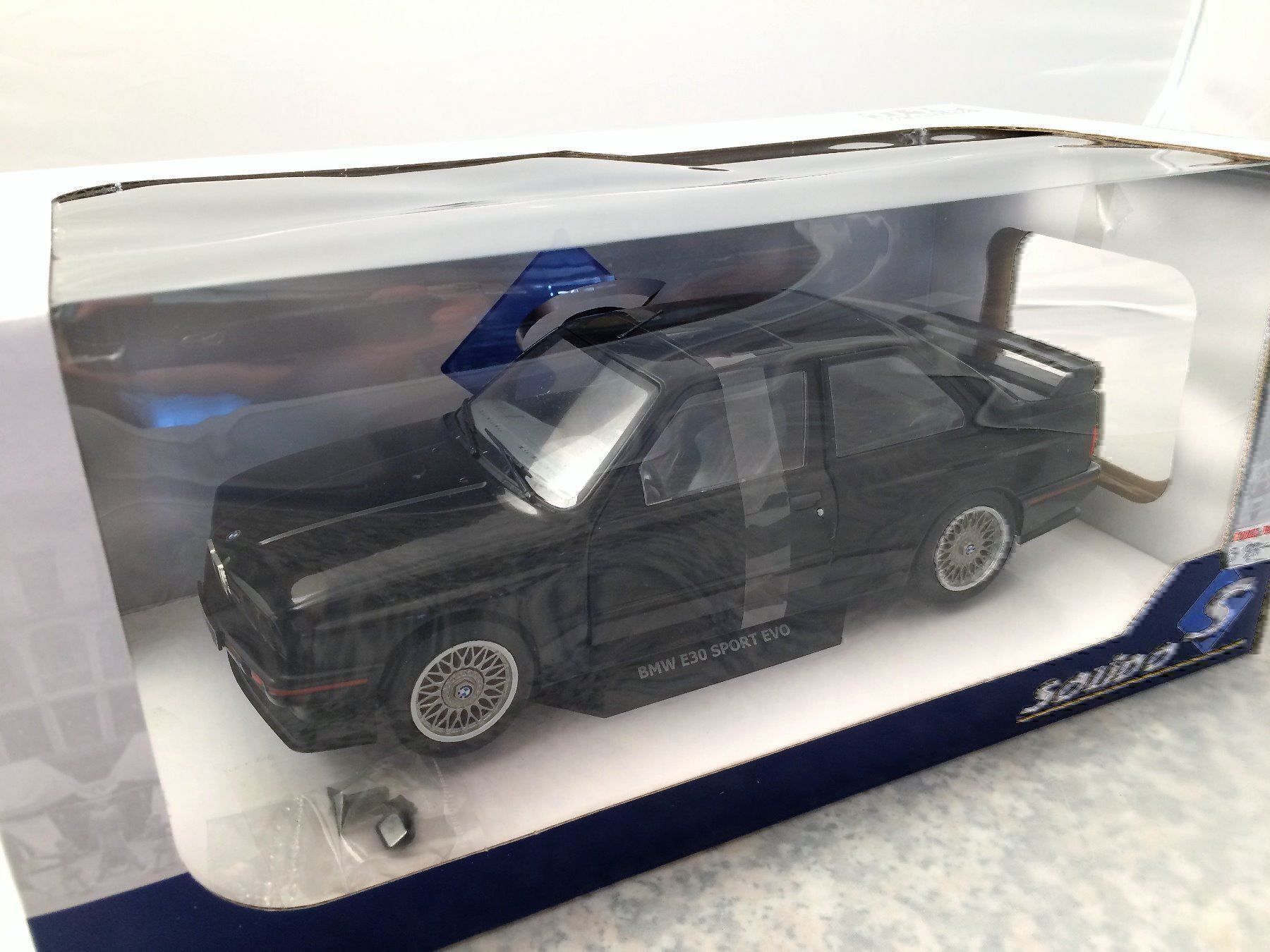 BMW Modellini d'auto: BMW E30 Sport Evo, schwarz – Nuovo e nell'imballaggio originale da Erlenbach im Simmental venduto da Model_box 2