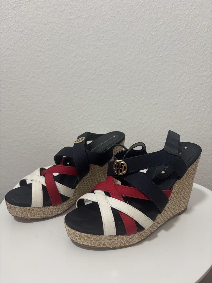 Tommy Hilfiger Scarpe da donna: Tommy Hilfiger Sandalen  – Usato da Oberentfelden venduto da Amra.K 1