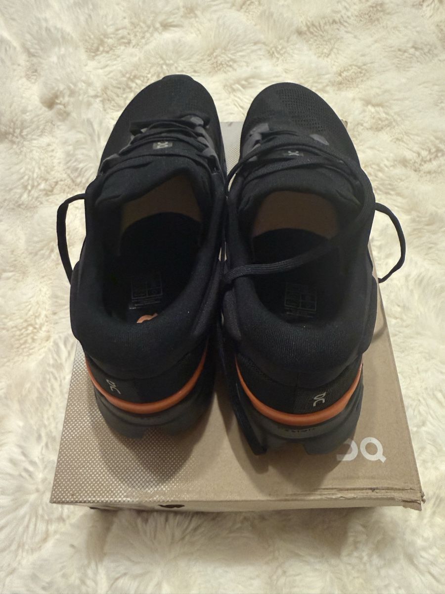 On Scarpe da uomo: Chaussures de running On Cloud noires et orange, taille 44.5 – Nuovo e nell'imballaggio originale da Monthey venduto da Joseph-29 2