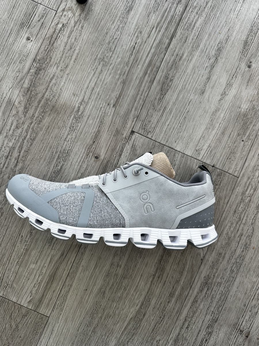 Scarpe da donna: On Schuhe 5 Paar Total – Nuovo (secondo la descrizione) da Chur venduto da Lungos72