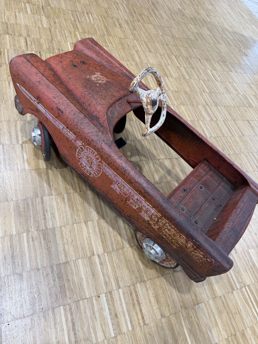 Spielzeuge: Pedal Car Vintage Fire Chief – Gebraucht aus Ecuvillens von mcw_lx9j 2