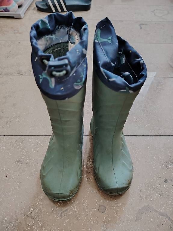 Scarpe per ragazzi: Gummistiefel Gr 22 / 23 – Usato da Wilen b. Wollerau venduto da Karin1985 2