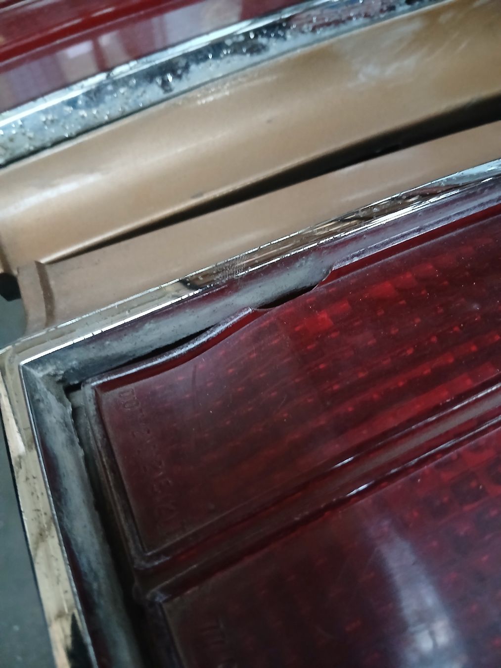 Fari: Feux arrière Oldsmobile 77 – Usato da la heutte venduto da Auto-stock 1
