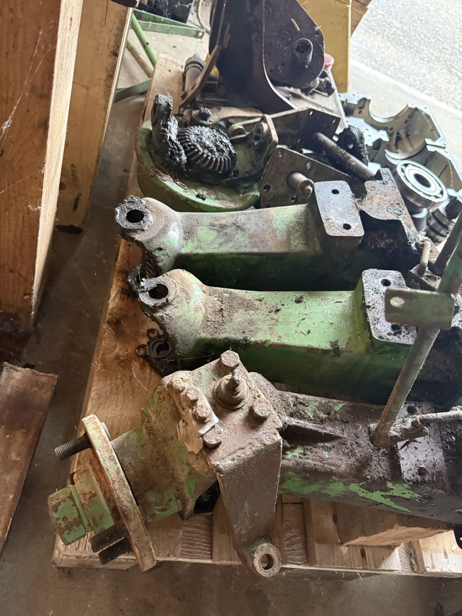 Schilter Traktoren: Schilter Ersatzteile – Gebraucht aus Bennwil von Ford5600t 4