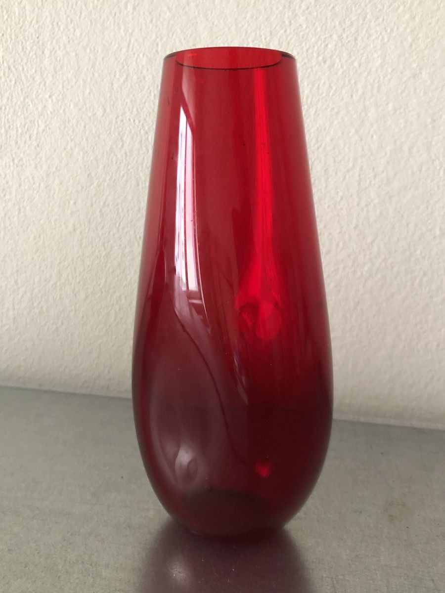 Vasen & Gefässe: Rubin rot glass vase midcentury – Gebraucht aus Basel von Amechan. 7
