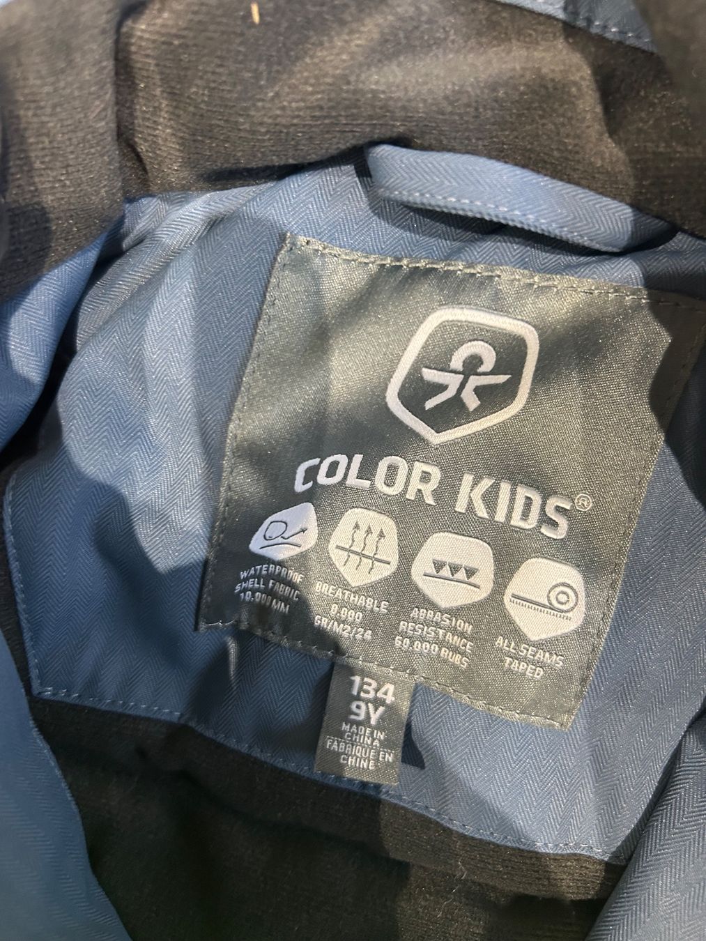 Skianzug Color Kids 134 (Gebraucht) in Guttet-Feschel für CHF 30 – mit ...