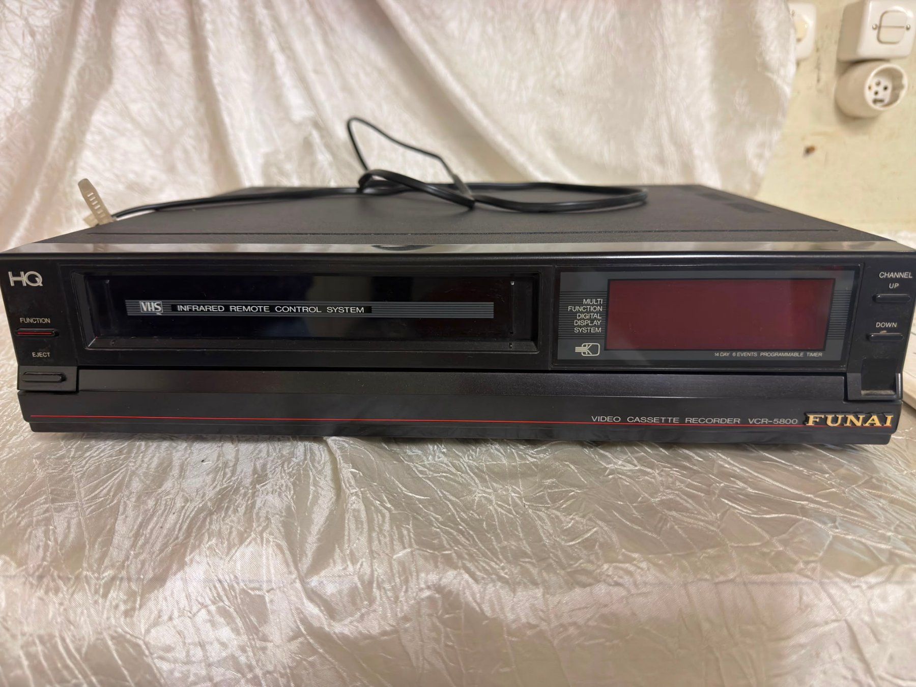 Funai Registratori: FUNAI VCR-5800 Videorecorder – Usato da Schlieren venduto da Stadtammannamt_8952