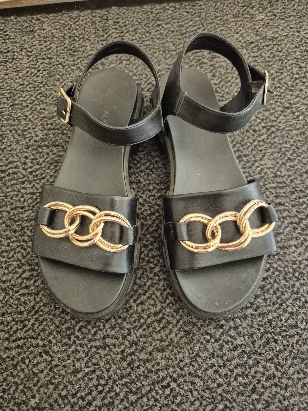 Scarpe da donna: Sandales avec boucles dorées – Nuovo (secondo la descrizione) da Courtelary venduto da ana_nt6s