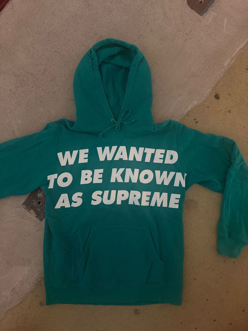 Maglioni & Felpe: Supreme Hoodie Grösse M – Usato da St. Gallen venduto da samuel9408