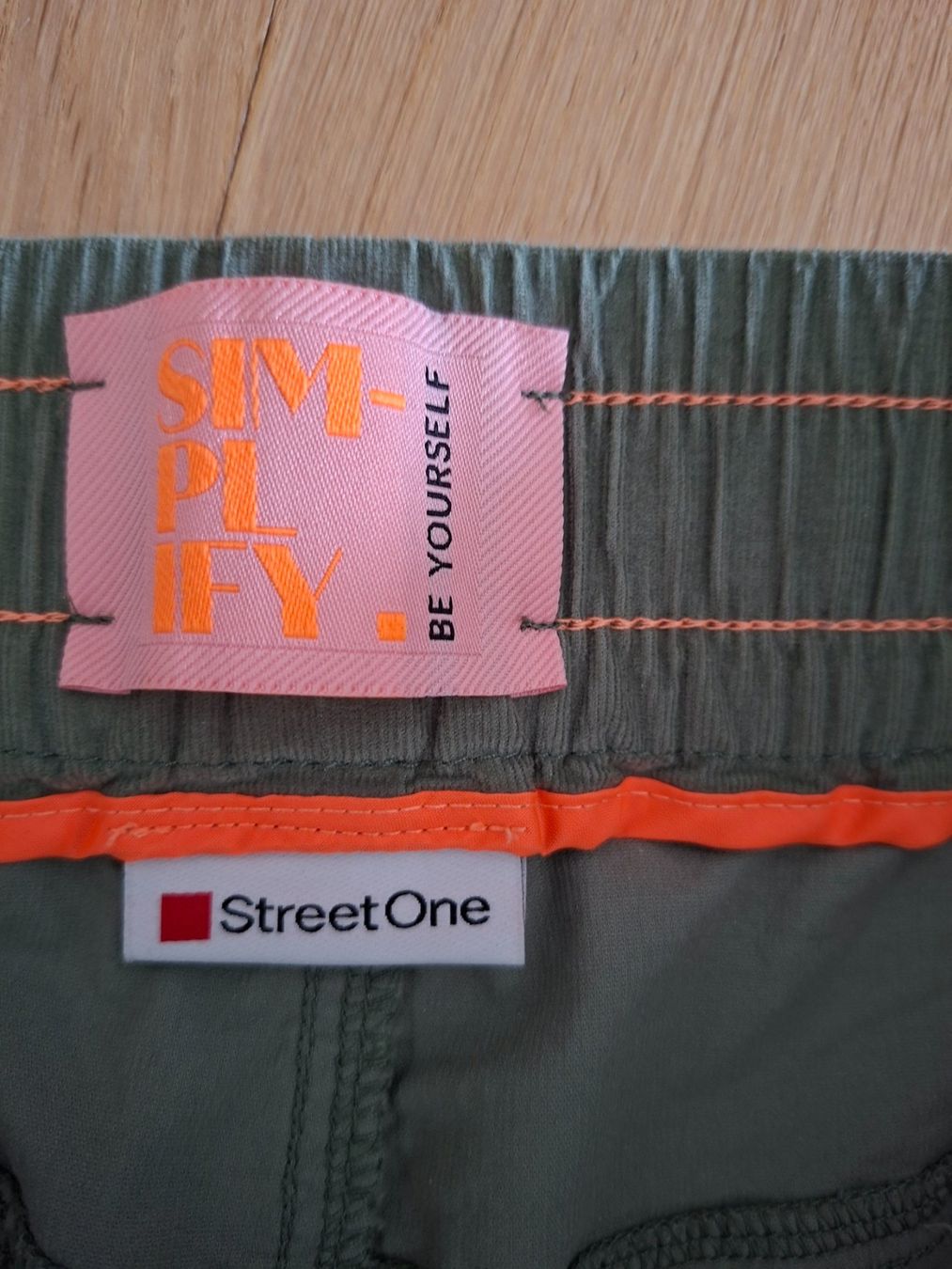 Pantaloni: Feincordhose Street One Gr.44/28 – Nuovo (secondo la descrizione) da Gebenstorf venduto da Zwirbeline 2
