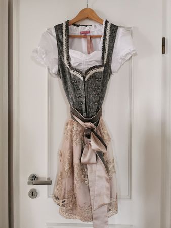 Edles Dirndl Krüger Madl Grösse 38 mit Bluse