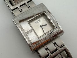 SWATCH en acier pour femme
