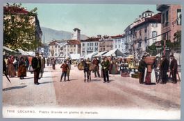 TESSIN UN GIORNO DI MERCATO A LOCARNO FARBIGE POSTKARTE