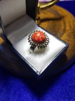 Vintage schöner Ring rot gesprenkelter Schmuckstein, 19,5 mm