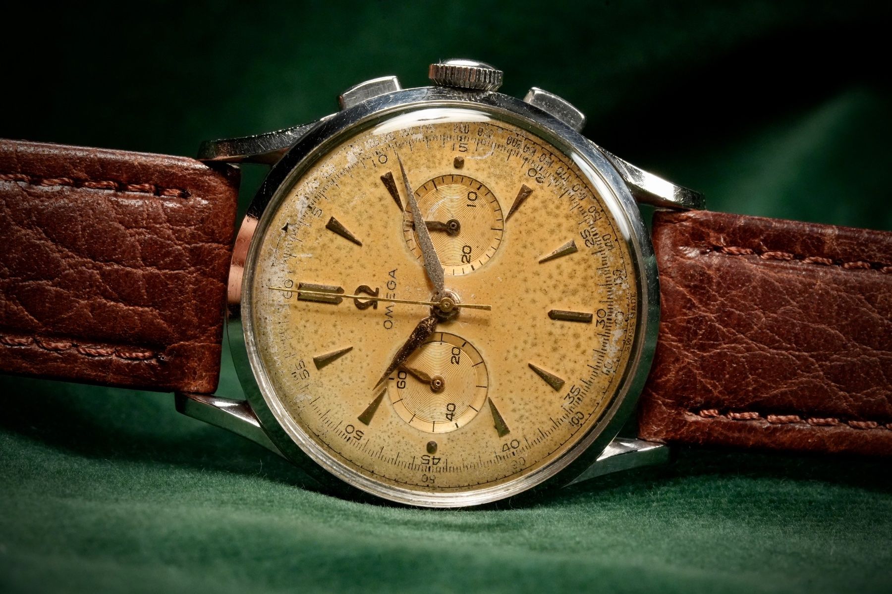 Omega Orologi: Omega - Ref. 2475 Original 1958 Tropical Dial Chronograph – Usato da Morcote venduto da chronoservice