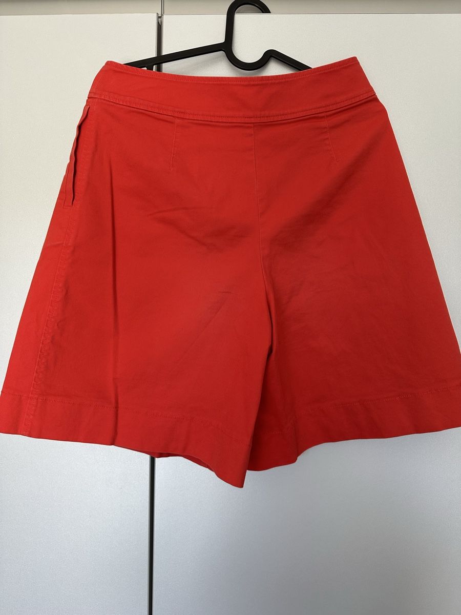 Uniqlo Jeans: Uniqlo Shorts Rot – Usato da Zürich venduto da kup_6rb5 1