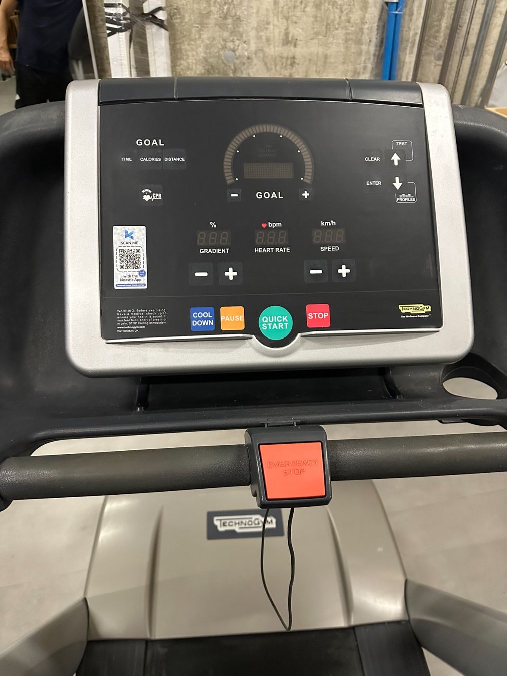 Technogym Hometrainer: Technogym Excite, tapis de course professionnel, salle de sp – Usato da Payerne venduto da id-elektro 7
