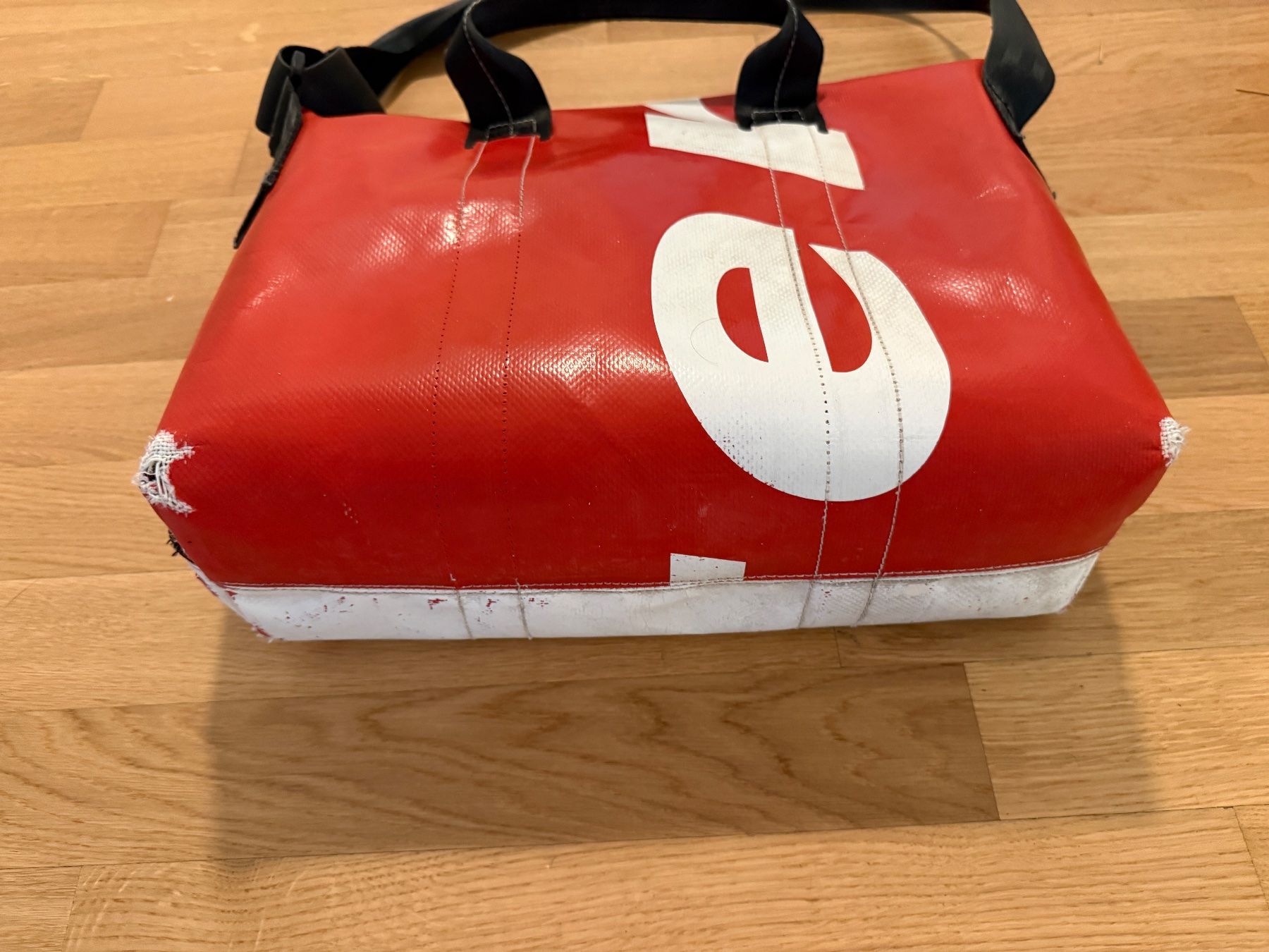 Freitag Sacs: Freitag Ben  F77 rot/weiss – D'occasion à Zürich par ChrWal 2