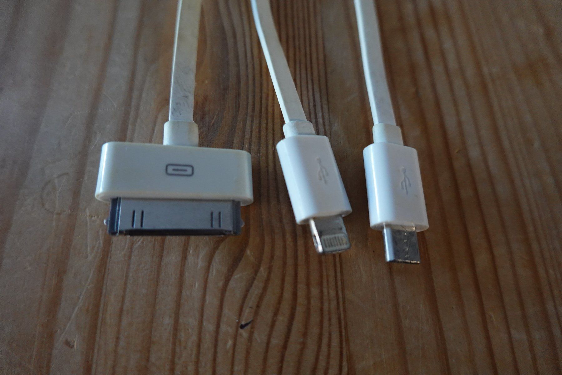 Cavi: 3 in 1 Ladekabel für verschiedene Geräte USB – Usato da Jona venduto da JOberg_25 2