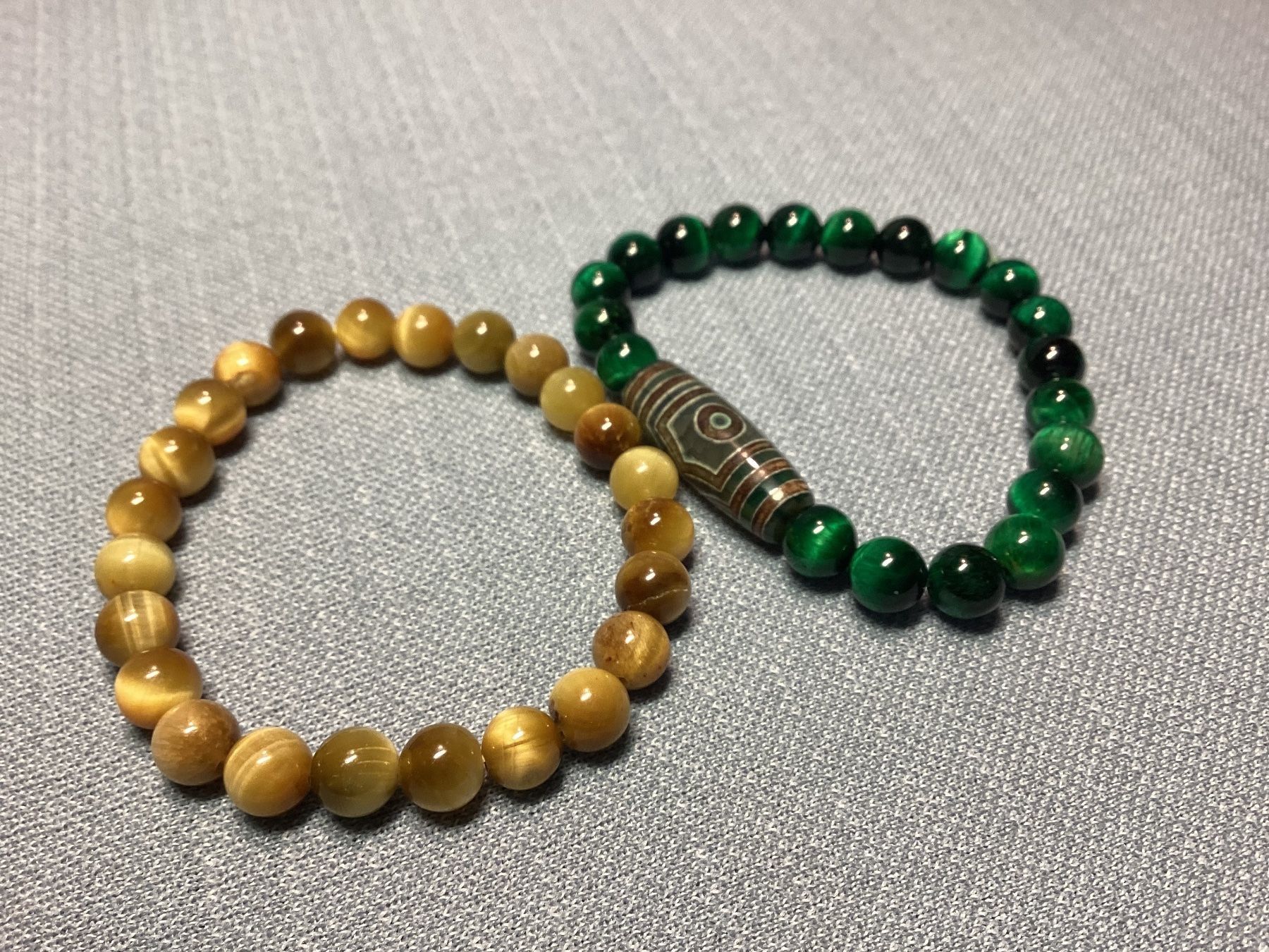 Bracciali & Braccialetti: Heilstein Edelstein Armbänder: Tiger Eye + Dzi Stein – Nuovo e nell'imballaggio originale da Laax venduto da kri_95f5 3