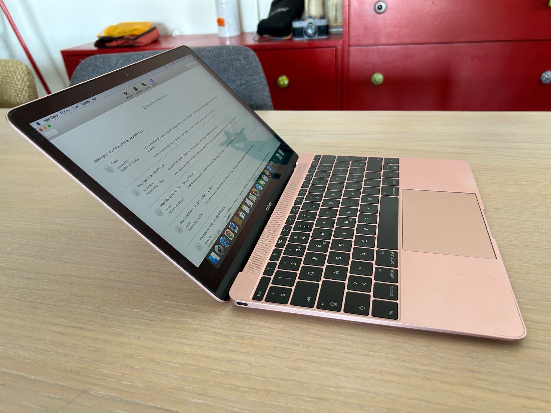 Apple Notebook: MacBook Retina 2016 / 12"/ 250 GO / Rose or – Usato da Fribourg venduto da sophlg 4