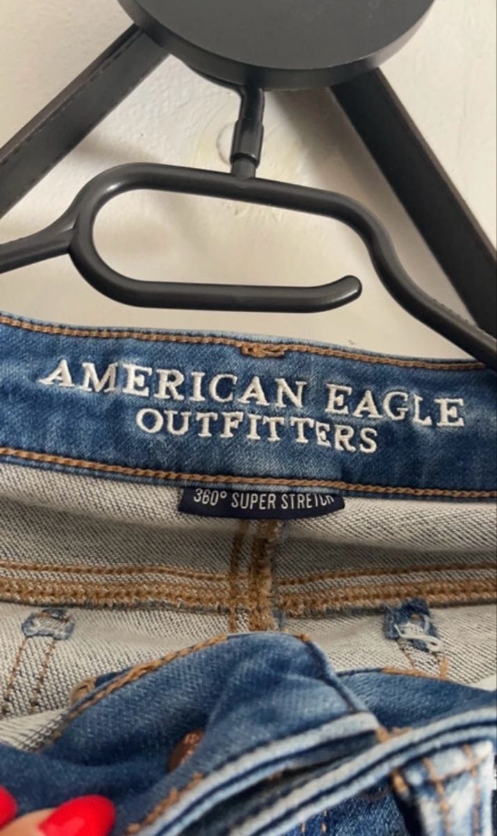 American Eagle Jeans: Jean American Eagle déchiré taille basse – Usato da Estavayer-le-Lac venduto da Iness_oth 4