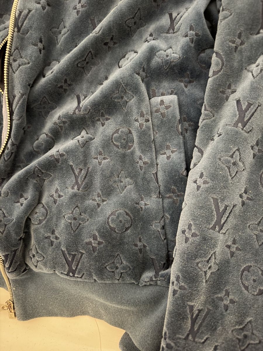 Louis Vuitton Jacken: Vuitton fleece jacke – Gebraucht aus Neuenegg von M8219 3