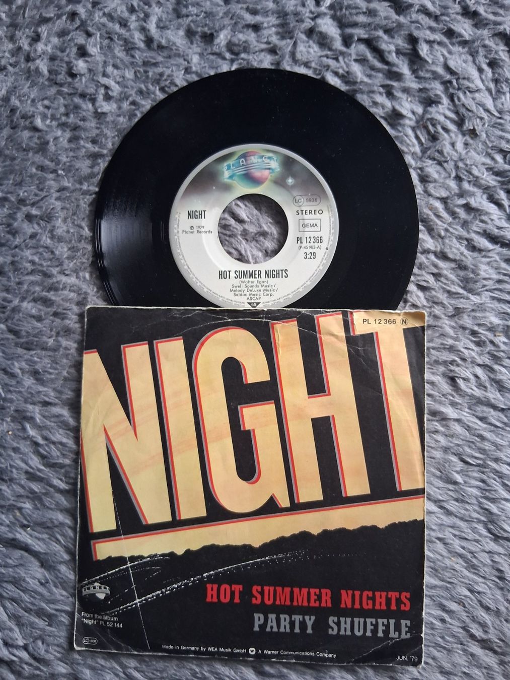 Dischi in vinile: NIGHT    HOT SUMMER NIGHTS     7NER SINGLE – Usato da Wetzikon ZH venduto da Ramones01