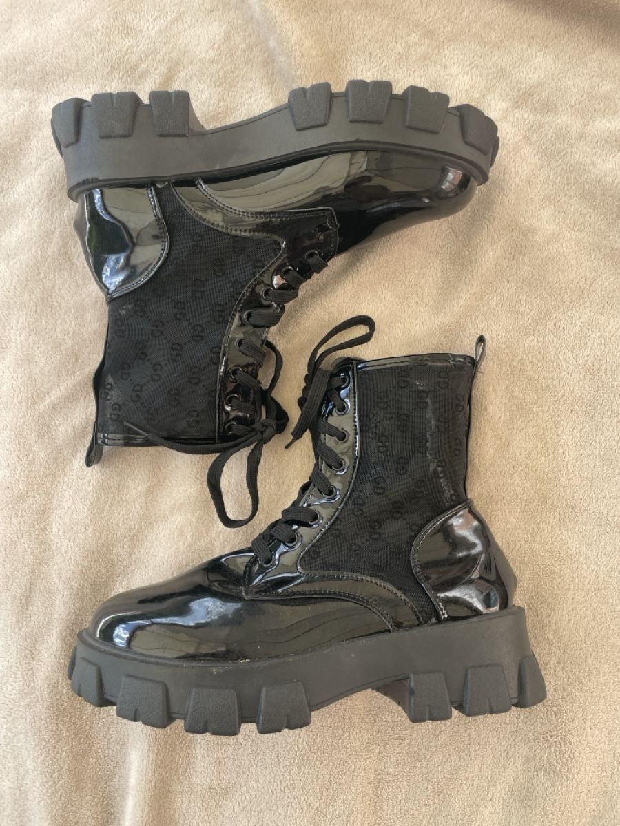 Scarpe da donna: Schwarze Stiefel mit Absatz 2-3cm – Nuovo (secondo la descrizione) da Lenk im Simmental venduto da banane50626 1